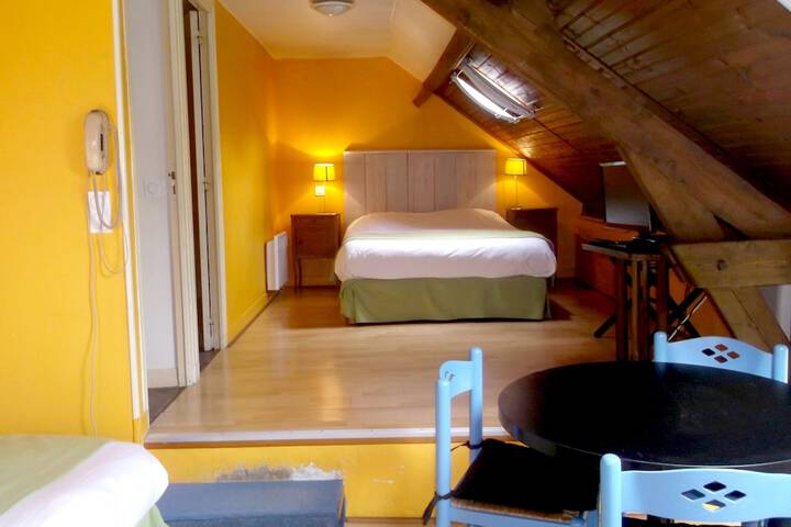 Room 3 of 32
