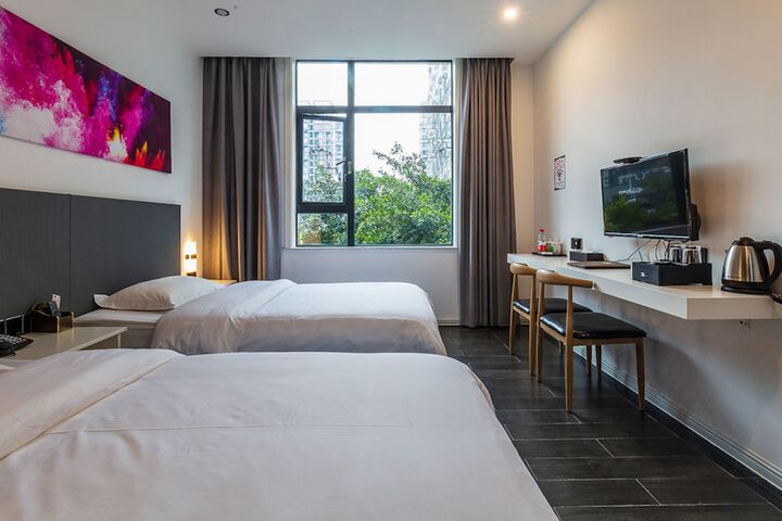 Room 21 of 31