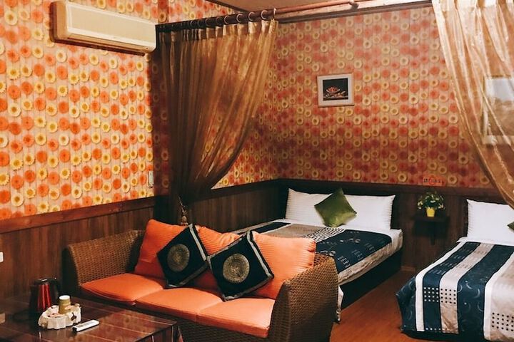 Room 7 of 49