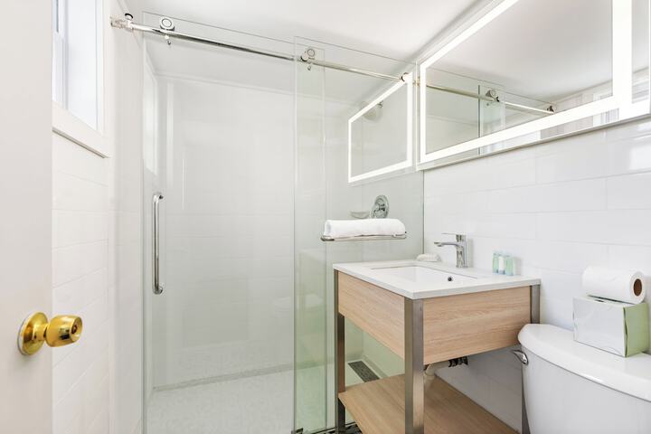 2 Double Beds (3 of 7)