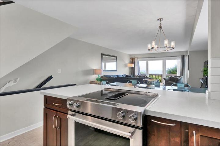Image of Coyote by Sea Scape Properties