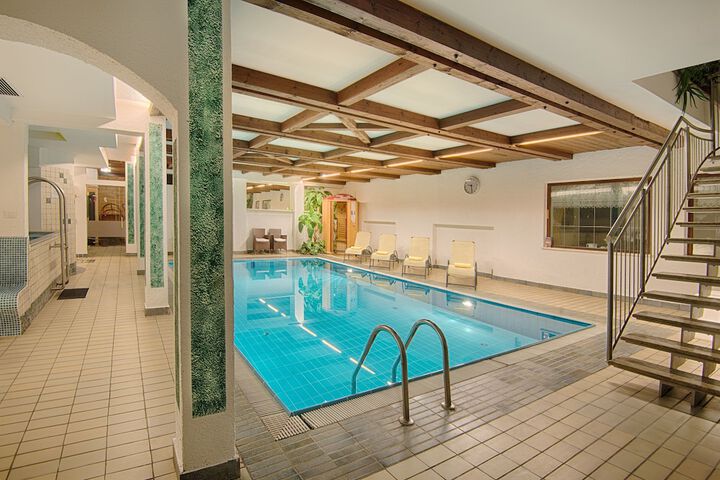 Pool 10 of 55