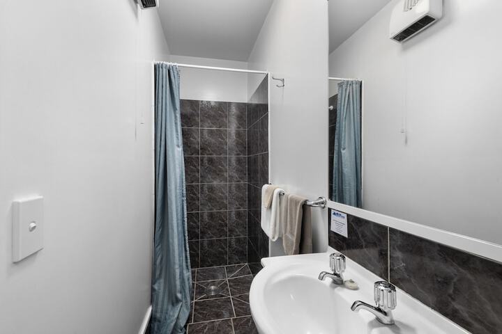 Room 28 of 48
