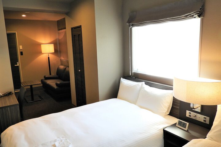Room 16 of 103