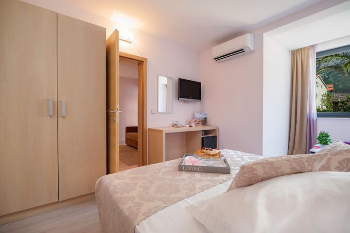 Room 65 of 196