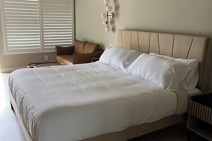 Room 17 of 43