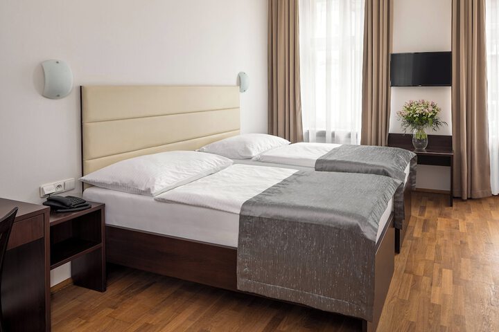 Room 3 of 35