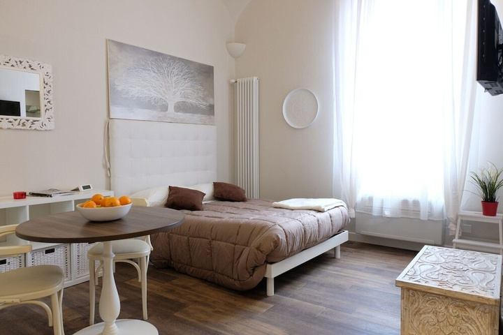 Room 2 of 12