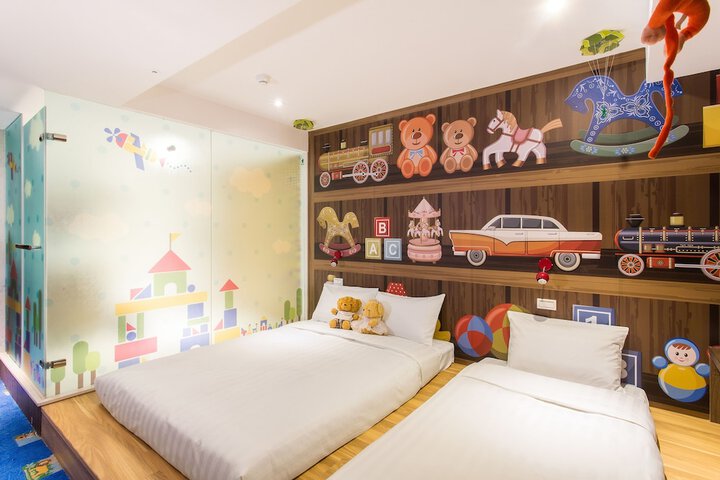 Room 16 of 35