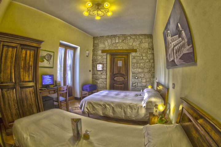 Room 18 of 34