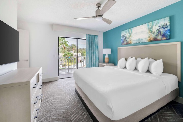 1 Bedroom Plus Suite Queen Bed Sofa Balcony (14 of 20)