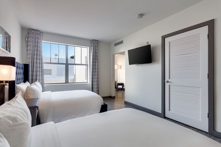 Standard Room, King or Two Doubles (15 of 15)