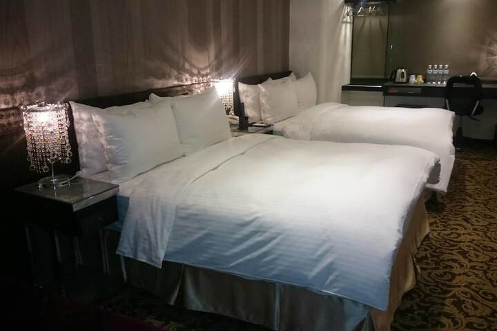 Room 25 of 60