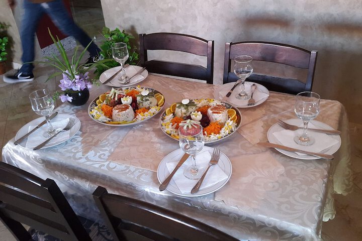 Dining 33 of 48