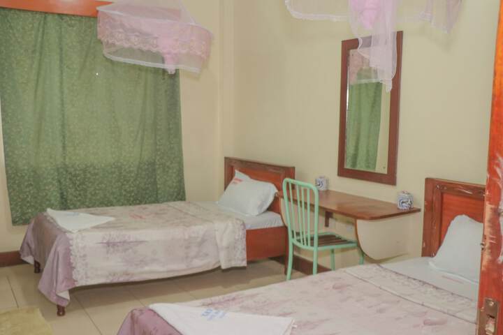 Room 8 of 18