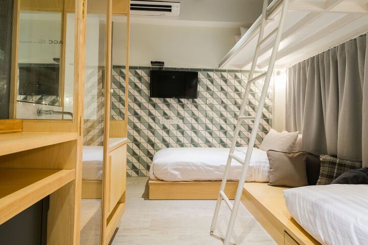 Room 5 of 73