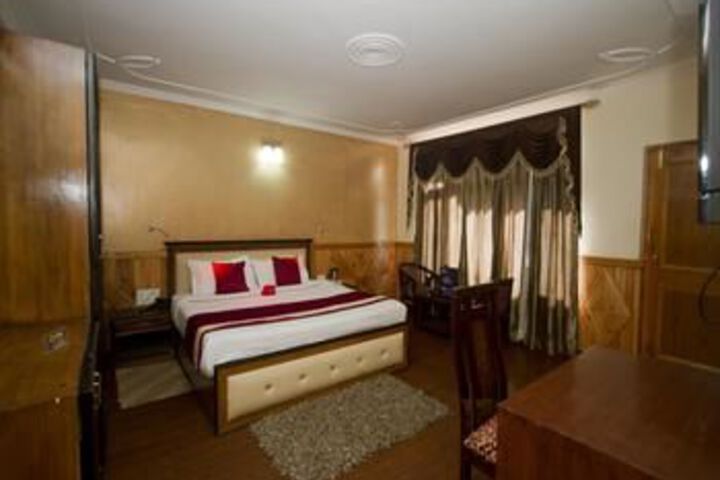 Room 8 of 22