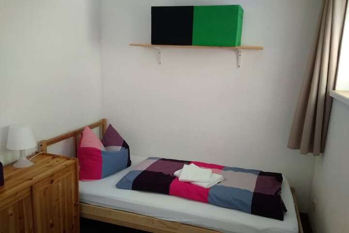 Room 27 of 64