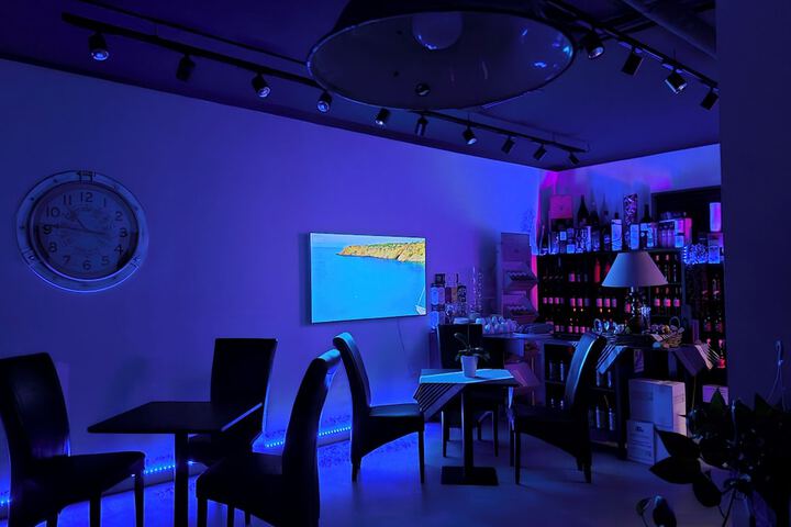 Lounge 10 of 17