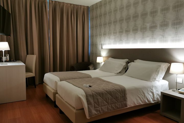 Room 18 of 76