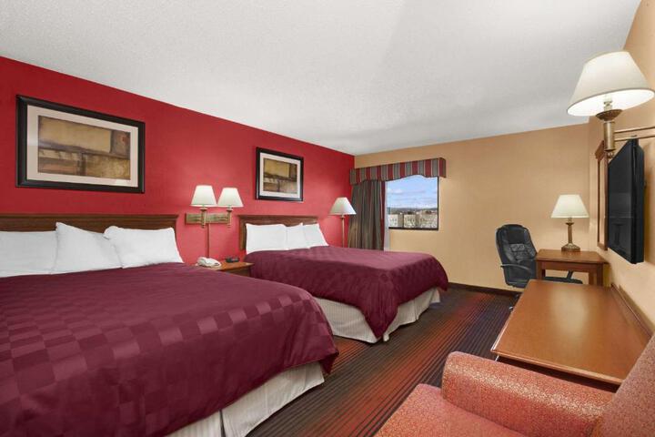2 Queen Beds (4 of 11)