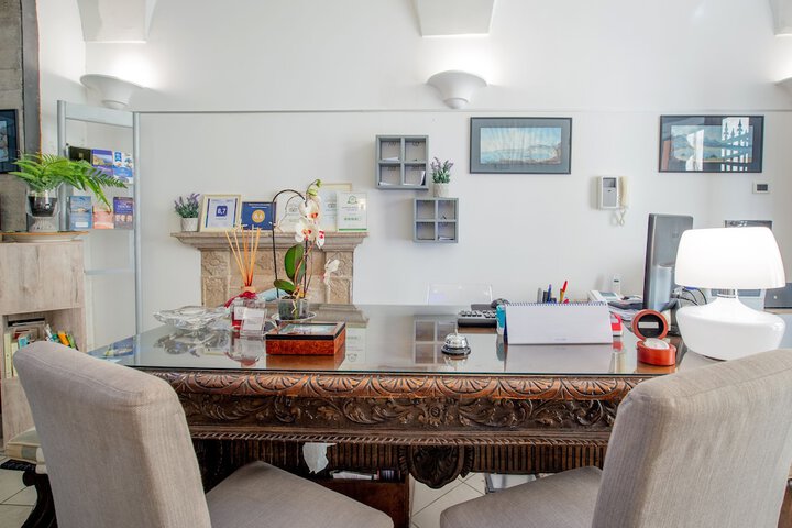 Concierge desk