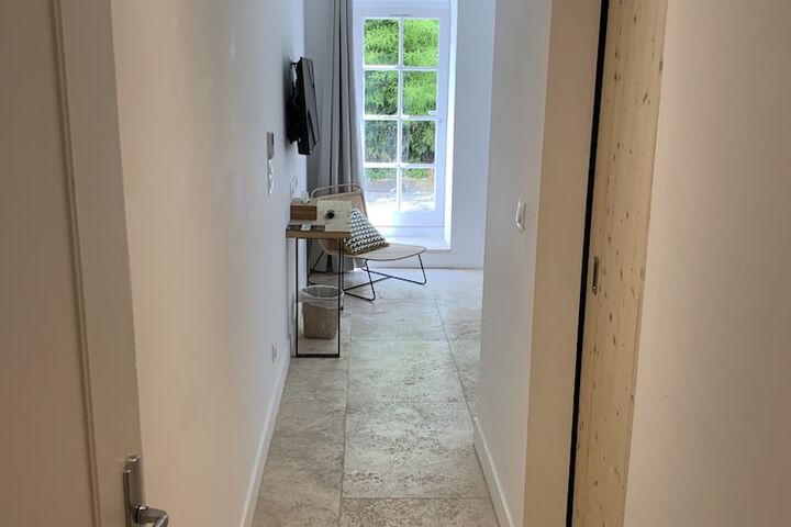 Room 26 of 47