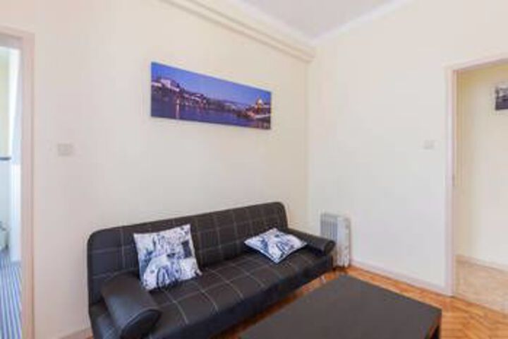 Room 17 of 27