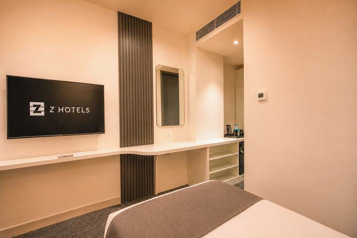 Room 14 of 33