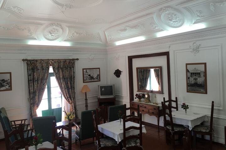 Ballroom/Hall 22 of 31
