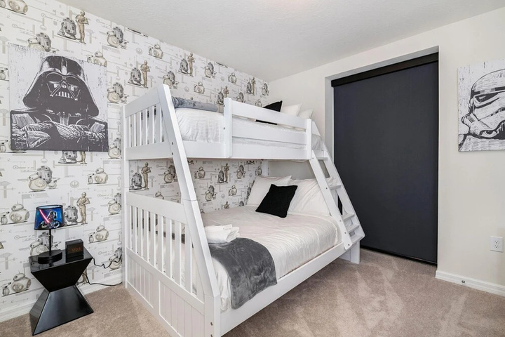 Room 5 of 25