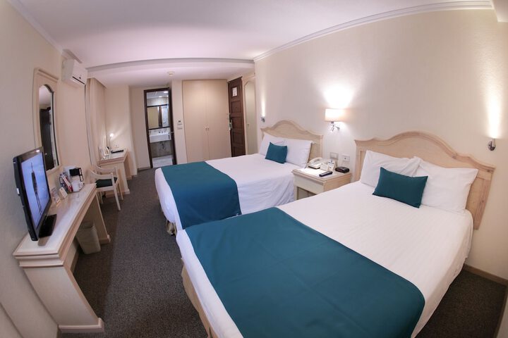 Room 9 of 70