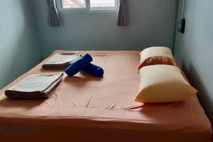 Room 9 of 25