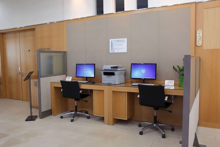 Business Center 28 of 34