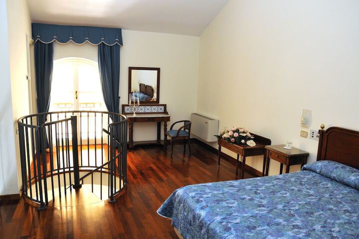 Room 6 of 59