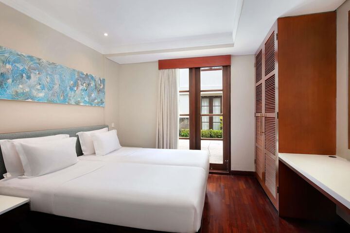Room 27 of 167