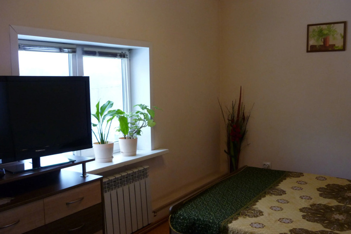 Room 3 of 9