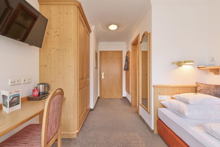 Room 16 of 53