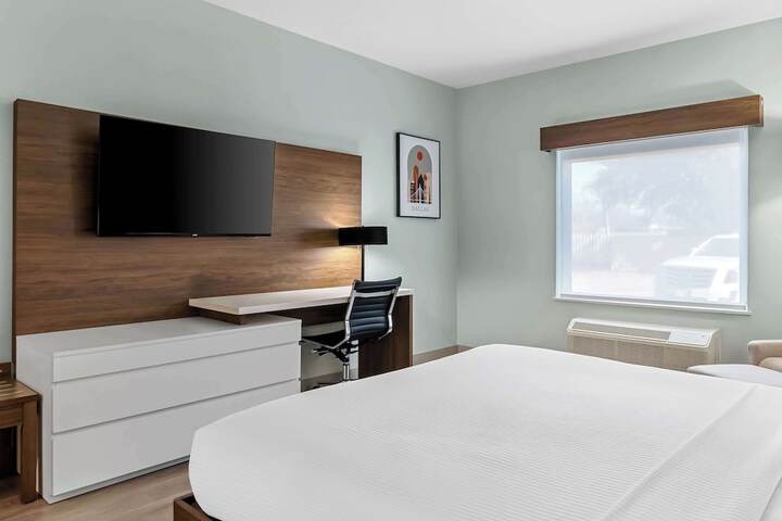 Standard | King Bed (14 of 17)