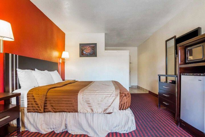Room 20 of 36
