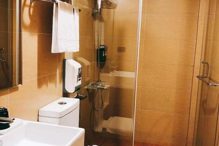 Room 53 of 72