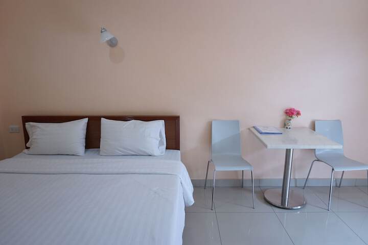 Room 4 of 38