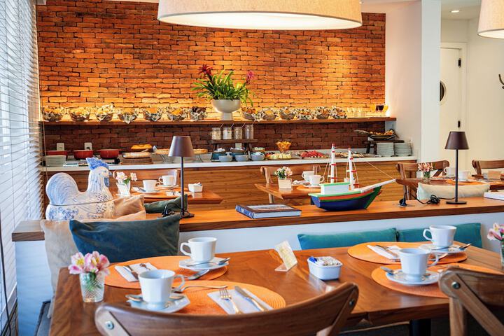 Breakfast/Coffee Service 59 of 105
