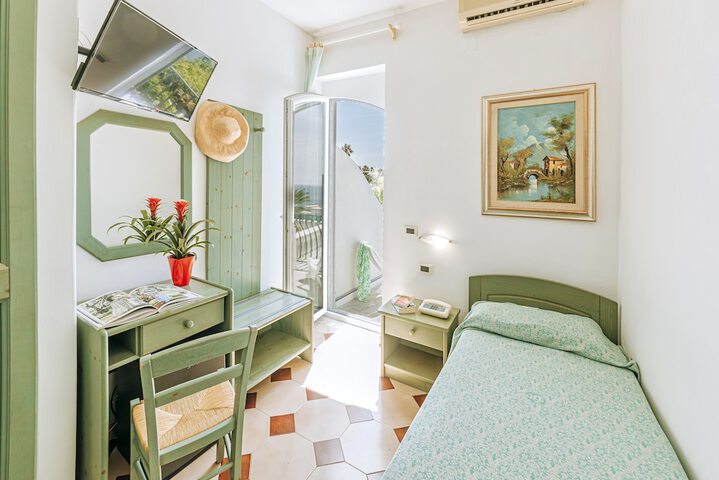 Room 10 of 89