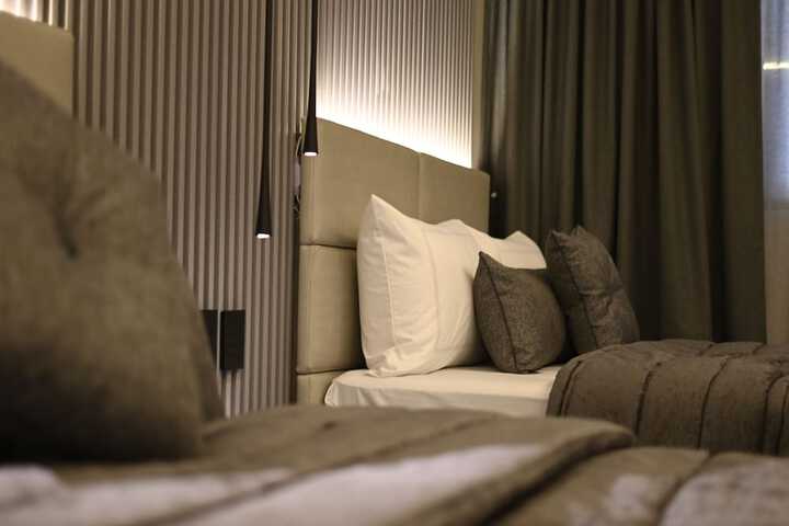 Room 10 of 64