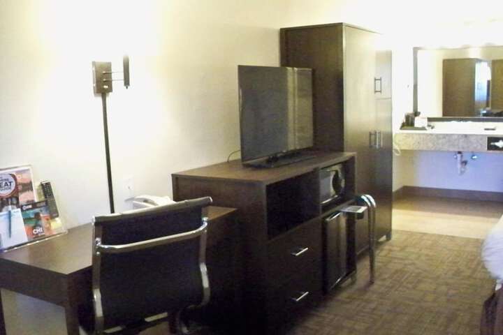 Room 13 of 27