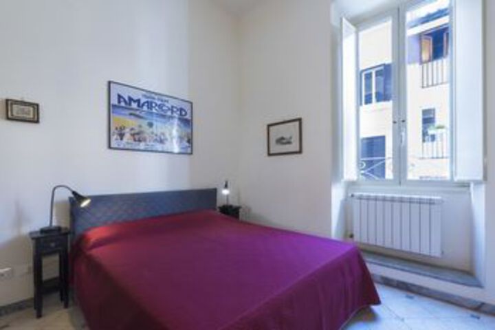 Room 7 of 12