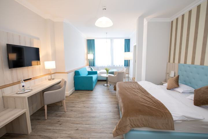 Room 6 of 36