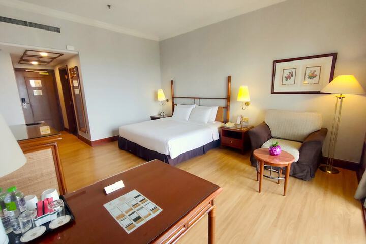 Room 12 of 79