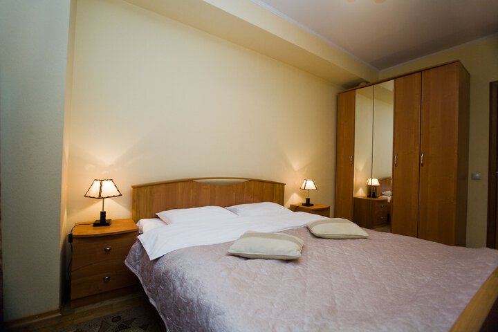 Room 85 of 176